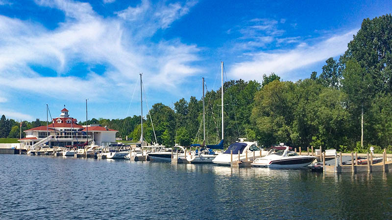 transient boat slips at Sommerset Pointe marina