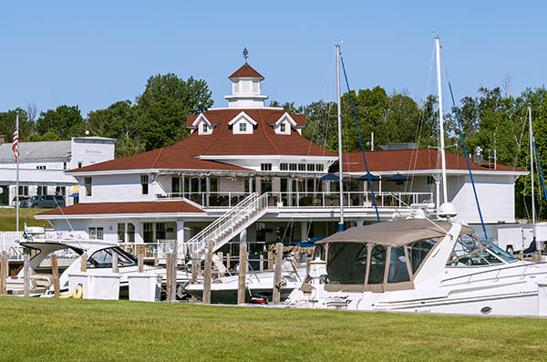 Sommerset Pointe restaurant and marina